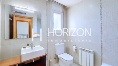 Semi-detached house on Avinguda d'Anglaterra photo 16
