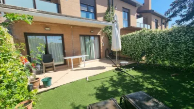Semi-detached chalet on Avenida María Moliner photo 26
