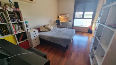 Semi-detached chalet on Avenida María Moliner photo 5