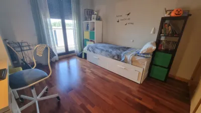 Semi-detached chalet on Avenida María Moliner photo 11
