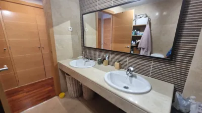 Semi-detached chalet on Avenida María Moliner photo 13