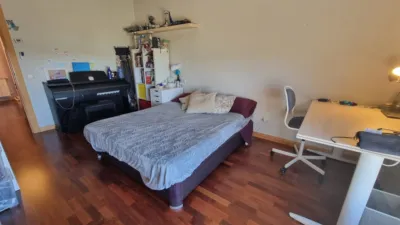 Semi-detached chalet on Avenida María Moliner photo 4