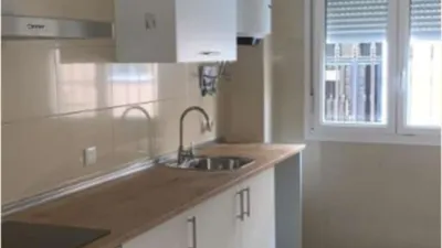 Piso en alquiler en Avenida de San Crispín, Fuensalida de 900 €<span>/mes</span>