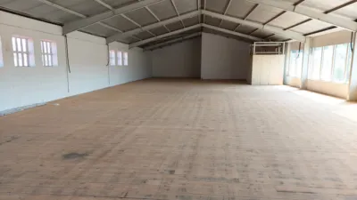 Nave comercial en alquiler en Carretera Colloto-Viella, 22, Granda-Tiñana-Hevia (Siero) de 999 €<span>/mes</span>