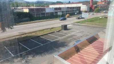 Nave comercial en alquiler en Carretera Colloto-Viella, 22, Granda-Tiñana-Hevia (Siero) de 999 €<span>/mes</span>