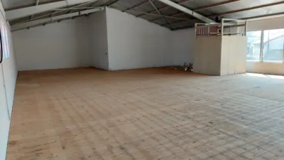 Nave comercial en alquiler en Carretera Colloto-Viella, 22, Granda-Tiñana-Hevia (Siero) de 999 €<span>/mes</span>