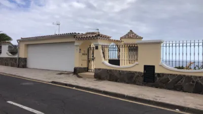 Chalet on Calle Noruega, Costa Adeje, No. 2 photo 3