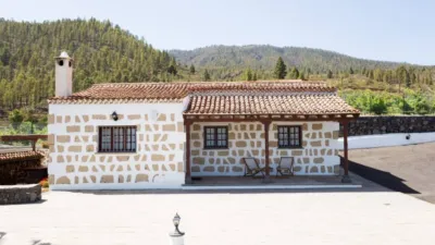 Rustic Chalet on Camino Las Paredes Cruz de Tea photo 3