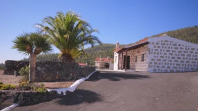 Rustic Chalet on Camino Las Paredes Cruz de Tea photo 6