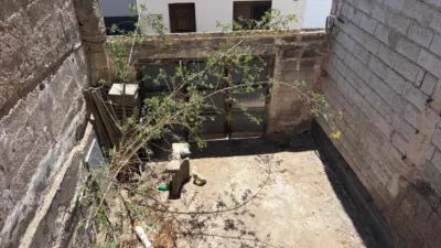 House on El Risco Street photo 6
