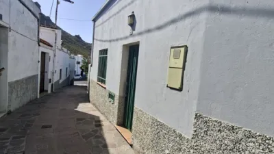 Terraced house on Calle San Juan Baustista photo 3