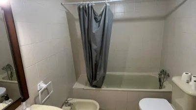 Piso en alquiler en Calle de Vicente Delgado Algaba, cerca de Calle de Linares, María Auxiliadora-Barriada de Llera (Badajoz Capital) de 795 €<span>/mes</span>
