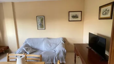 Piso en alquiler en Calle de Vicente Delgado Algaba, cerca de Calle de Linares, María Auxiliadora-Barriada de Llera (Badajoz Capital) de 795 €<span>/mes</span>