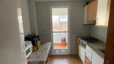 Piso en alquiler en Calle de Vicente Delgado Algaba, cerca de Calle de Linares, María Auxiliadora-Barriada de Llera (Badajoz Capital) de 795 €<span>/mes</span>