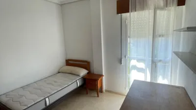 Piso en alquiler en Calle de Alconchel, Huerta Rosales-Valdepasillas (Badajoz Capital) de 800 €<span>/mes</span>