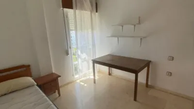 Piso en alquiler en Calle de Alconchel, Huerta Rosales-Valdepasillas (Badajoz Capital) de 800 €<span>/mes</span>