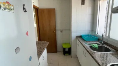 Piso en alquiler en Calle de Alconchel, Huerta Rosales-Valdepasillas (Badajoz Capital) de 800 €<span>/mes</span>