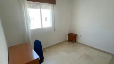 Piso en alquiler en Calle de Alconchel, Huerta Rosales-Valdepasillas (Badajoz Capital) de 800 €<span>/mes</span>