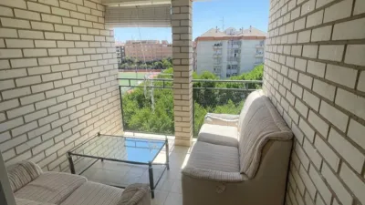 Piso en alquiler en Calle de Alconchel, Huerta Rosales-Valdepasillas (Badajoz Capital) de 800 €<span>/mes</span>