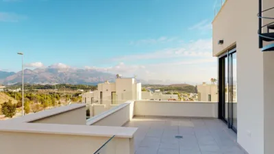 Chalet en venta en Calle Amberes - Vista 4