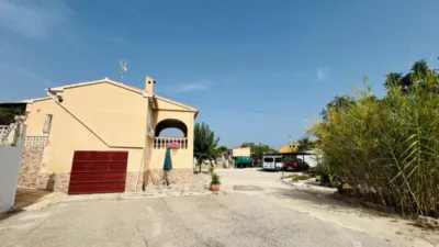 Rustic chalet on Calle Parida Mediases photo 25