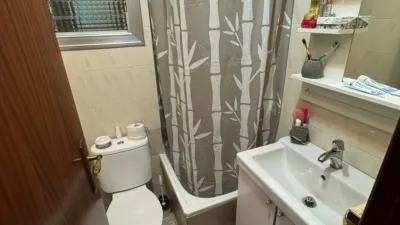 Piso en venta en Carrer del Progrés, cerca de Carrer de la Mare de Déu dels Desemparats, La Torrassa (L'Hospitalet de Llobregat) de 190.000 €