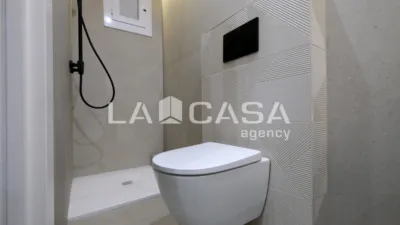 Piso en venta en Carrer d'Escòcia, cerca de Avinguda Meridiana, Vilapicina-La Torre Llobeta (Distrito Nou Barris. Barcelona Capital) de 270.000 €