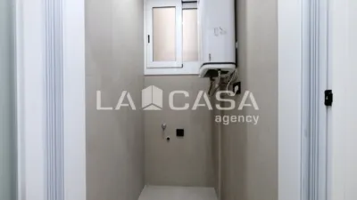 Piso en venta en Carrer d'Escòcia, cerca de Avinguda Meridiana, Vilapicina-La Torre Llobeta (Distrito Nou Barris. Barcelona Capital) de 270.000 €
