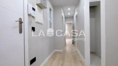 Piso en venta en Carrer d'Escòcia, cerca de Avinguda Meridiana, Vilapicina-La Torre Llobeta (Distrito Nou Barris. Barcelona Capital) de 270.000 €