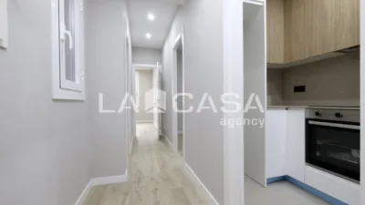 Piso en venta en Carrer d'Escòcia, cerca de Avinguda Meridiana, Vilapicina-La Torre Llobeta (Distrito Nou Barris. Barcelona Capital) de 270.000 €