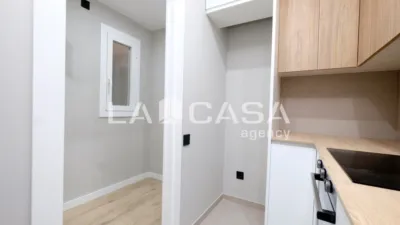 Piso en venta en Carrer d'Escòcia, cerca de Avinguda Meridiana, Vilapicina-La Torre Llobeta (Distrito Nou Barris. Barcelona Capital) de 270.000 €
