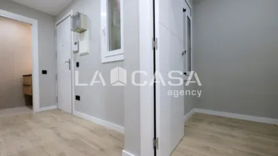 Piso en venta en Carrer d'Escòcia, cerca de Avinguda Meridiana, Vilapicina-La Torre Llobeta (Distrito Nou Barris. Barcelona Capital) de 270.000 €