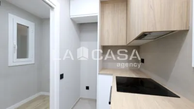 Piso en venta en Carrer d'Escòcia, cerca de Avinguda Meridiana, Vilapicina-La Torre Llobeta (Distrito Nou Barris. Barcelona Capital) de 270.000 €