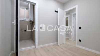 Piso en venta en Carrer d'Escòcia, cerca de Avinguda Meridiana, Vilapicina-La Torre Llobeta (Distrito Nou Barris. Barcelona Capital) de 270.000 €