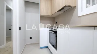 Piso en venta en Carrer d'Escòcia, cerca de Avinguda Meridiana, Vilapicina-La Torre Llobeta (Distrito Nou Barris. Barcelona Capital) de 270.000 €