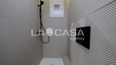 Piso en venta en Carrer d'Escòcia, cerca de Avinguda Meridiana, Vilapicina-La Torre Llobeta (Distrito Nou Barris. Barcelona Capital) de 270.000 €