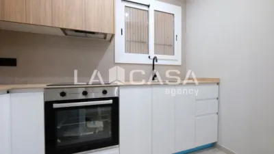 Piso en venta en Carrer d'Escòcia, cerca de Avinguda Meridiana, Vilapicina-La Torre Llobeta (Distrito Nou Barris. Barcelona Capital) de 270.000 €