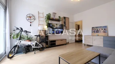 Piso en venta en Carrer de Josep Serrano, cerca de Carrer de Jaume Puigvert, Can Baró (Distrito Horta-Guinardó. Barcelona Capital) de 310.000 €