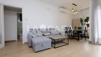 Piso en venta en Carrer de Josep Serrano, cerca de Carrer de Jaume Puigvert, Can Baró (Distrito Horta-Guinardó. Barcelona Capital) de 310.000 €