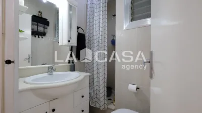 Piso en venta en Carrer de Josep Serrano, cerca de Carrer de Jaume Puigvert, Can Baró (Distrito Horta-Guinardó. Barcelona Capital) de 310.000 €