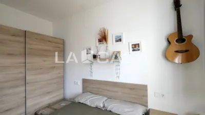 Piso en venta en Carrer de Josep Serrano, cerca de Carrer de Jaume Puigvert, Can Baró (Distrito Horta-Guinardó. Barcelona Capital) de 310.000 €