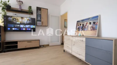 Piso en venta en Carrer de Josep Serrano, cerca de Carrer de Jaume Puigvert, Can Baró (Distrito Horta-Guinardó. Barcelona Capital) de 310.000 €