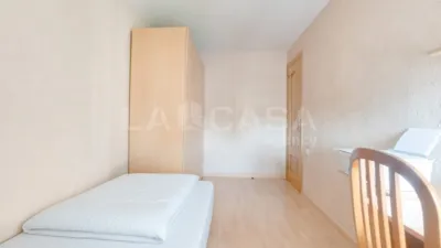 Piso en venta en Avinguda d'Europa, cerca de Avinguda d' Amèrica, Bellvitge (L'Hospitalet de Llobregat) de 259.900 €