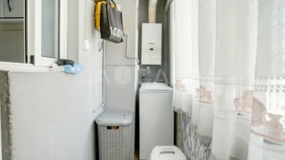 Piso en venta en Avinguda d'Europa, cerca de Avinguda d' Amèrica, Bellvitge (L'Hospitalet de Llobregat) de 259.900 €