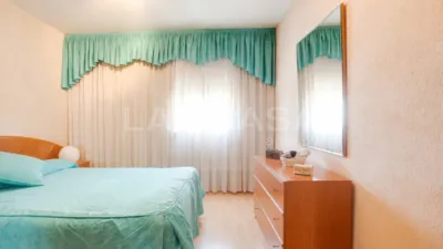 Piso en venta en Avinguda d'Europa, cerca de Avinguda d' Amèrica, Bellvitge (L'Hospitalet de Llobregat) de 259.900 €