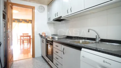 Piso en venta en Avinguda d'Europa, cerca de Avinguda d' Amèrica, Bellvitge (L'Hospitalet de Llobregat) de 259.900 €