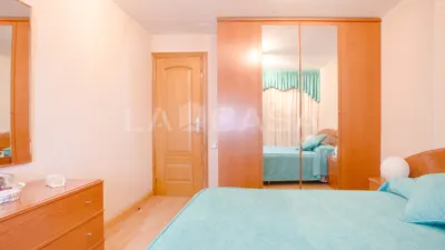 Piso en venta en Avinguda d'Europa, cerca de Avinguda d' Amèrica, Bellvitge (L'Hospitalet de Llobregat) de 259.900 €