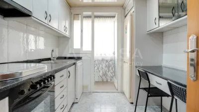 Piso en venta en Avinguda d'Europa, cerca de Avinguda d' Amèrica, Bellvitge (L'Hospitalet de Llobregat) de 259.900 €