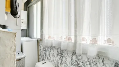 Piso en venta en Avinguda d'Europa, cerca de Avinguda d' Amèrica, Bellvitge (L'Hospitalet de Llobregat) de 259.900 €