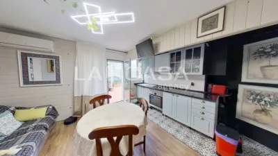 Apartamento en venta en Carrer de Calderón de la Barca, cerca de Carrer de Lugo, El Carmel (Distrito Horta-Guinardó. Barcelona Capital) de 270.000 €